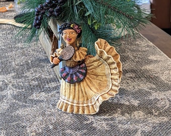 Kvinnofigur, handgjord mexikansk folkkonst i lera, från Oaxacan