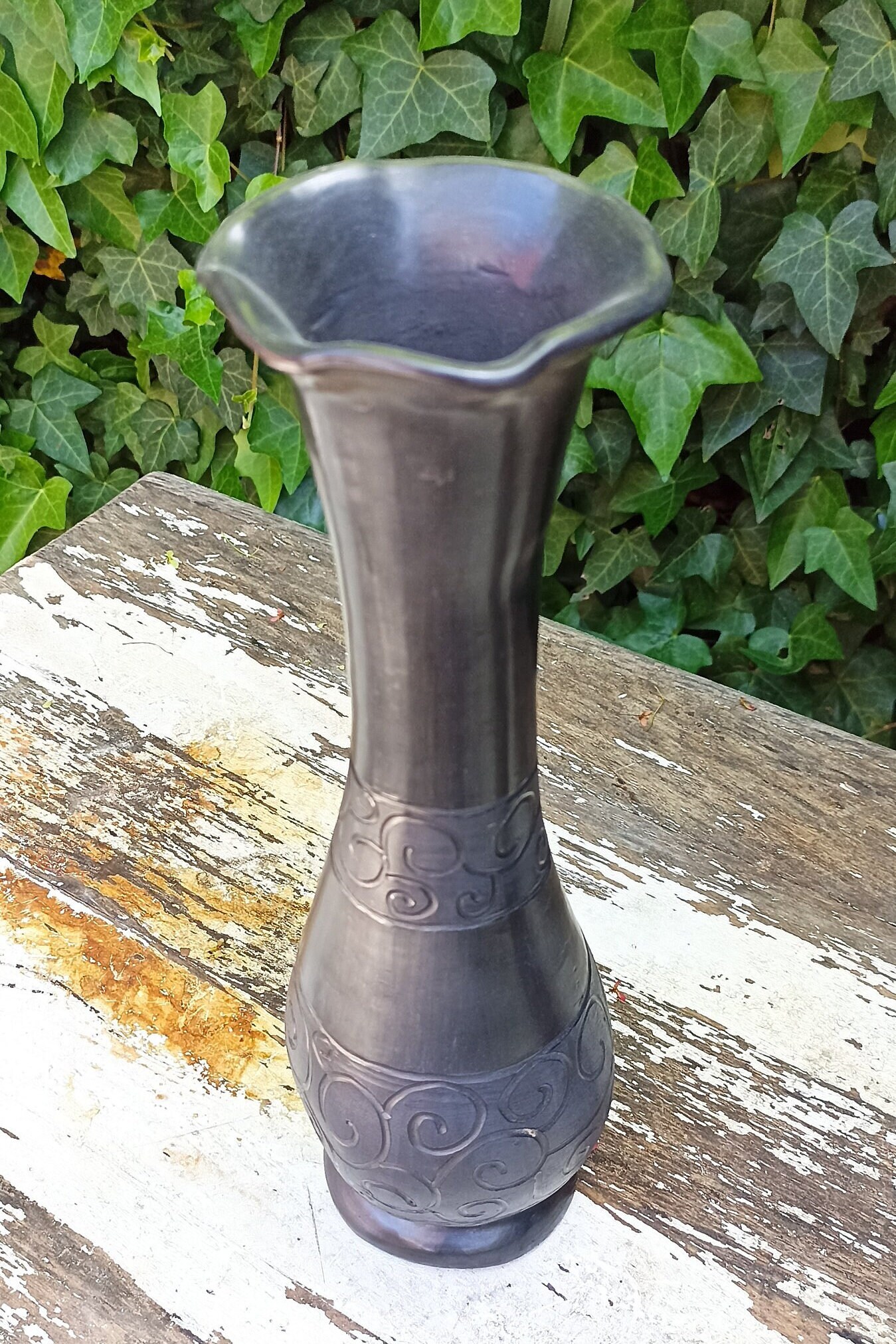 黒い花瓶、手作りのバロ・ネグロのメキシコ陶器、オアハカの民芸品