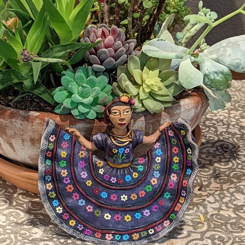 Oaxacan shops Woman Statuette Holding Skirt, Mexican Clay Art, Colorful Figurine, Collectible Human Figurine, Oaxacan Art by Jose Juan Aguilar