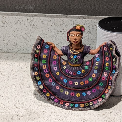 Oaxacan shops Woman Statuette Holding Skirt, Mexican Clay Art, Colorful Figurine, Collectible Human Figurine, Oaxacan Art by Jose Juan Aguilar