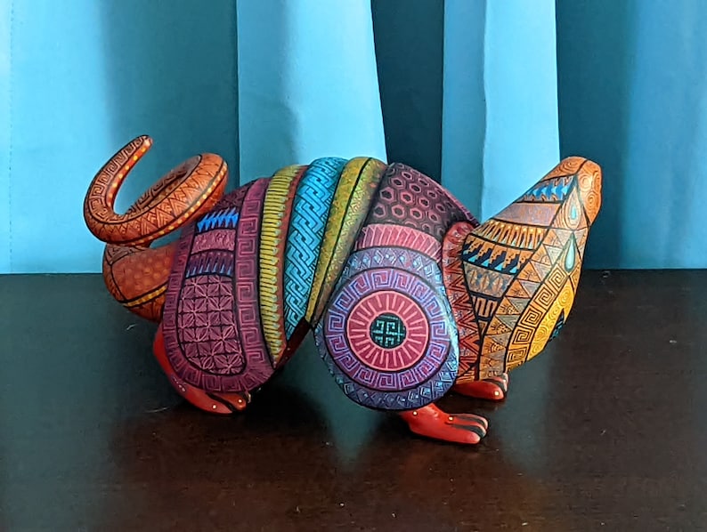 Gürteltier Alebrije, Fusionskunst Artesania Mexicana, Oaxaca-Kunsttierholzschnitzerei, mexikanische Alebrije Geschenkidee, handgemachte Alebrijes Bild 2