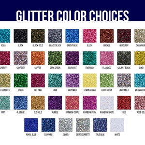 Op de afbeelding: Een kaart met 36 verschillende glitterkleuren. De kleuren zijn gerangschikt in rijen en kolommen. De kleuren omvatten aqua, zwart, zwart goud, zwart zilver, helderblauw, blos, brons, bordeauxrood, champagne, kers, confetti, koper, donkergroen, aubergine, smaragd, flamingo, galaxy zwart, goud, goud confetti, gras, roze, jade, lavendel, citroensuiker, lichtgroen, licht multi, zeemeerminblauw, munt, oud blauw, oud goud, paars, regenboogkoraal, regenboogpruim, regenboogwit, rood, roosgoud, koninklijk blauw, saffier, zilver, zilver confetti, true blue en wit.