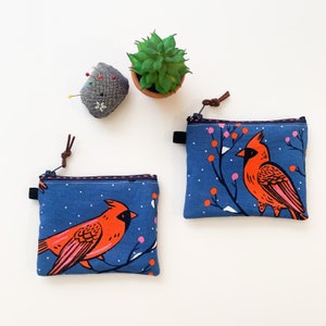 Monedero de tela con estampado de pájaros, hecho a mano, para monedas, tarjetas, cosméticos, con cremallera. Tamaño: 11,4 x 8,9 cm.