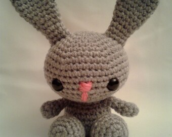 PEPPER - Conejito de Pascua - Amigurumi de ganchillo hecho a mano
