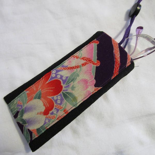 15x7.5cm Antique Silk Kimono Reading Glasses Carrying Holder with a String - made with antique silk Japanese kimono fabric