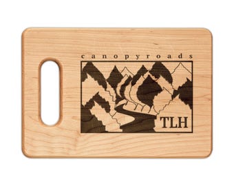 Tabla de cortar de madera con grabado de Canopy Roads en Tallahassee