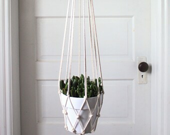 Modern minimalist plant hanger // macrame plant hangers