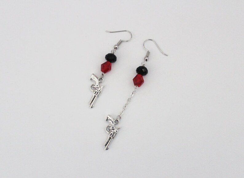 Black Widow Earrings main image 1