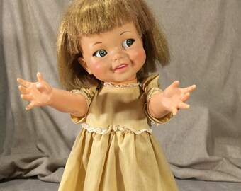 Muñeca ideal GIGGLES - 18" - ¿1966? **Algunos daños**