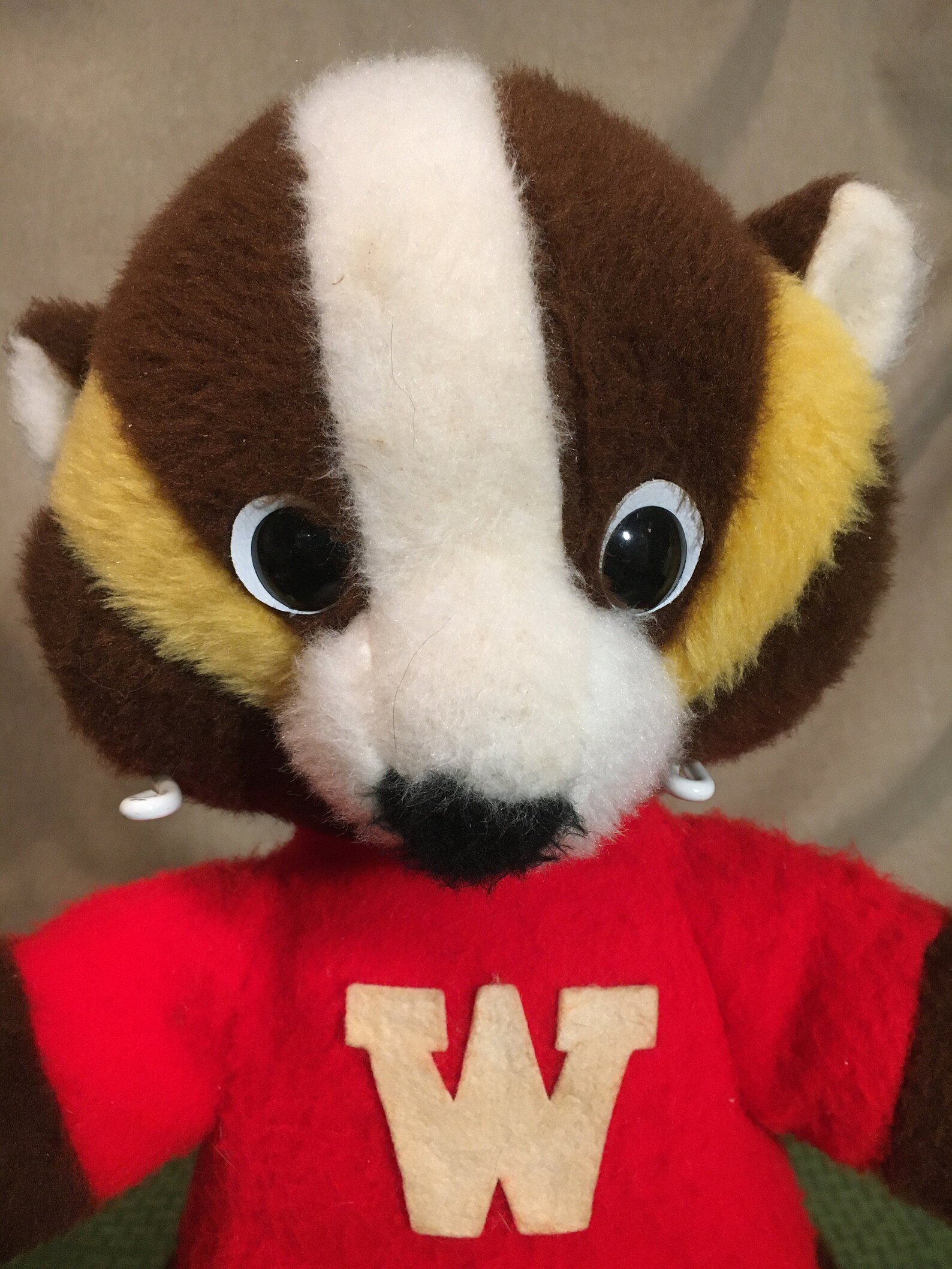 Vintage Bucky Badger stuffed animal 20 1980's Etsy Italia