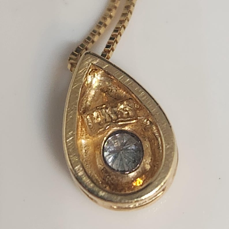 Stunning 14k Yellow Gold Diamond Tear Drop Pendant on 22 14k Yellow