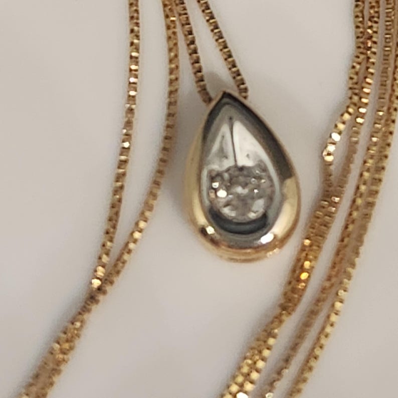 Stunning 14k Yellow Gold Diamond Tear Drop Pendant on 22 14k Yellow
