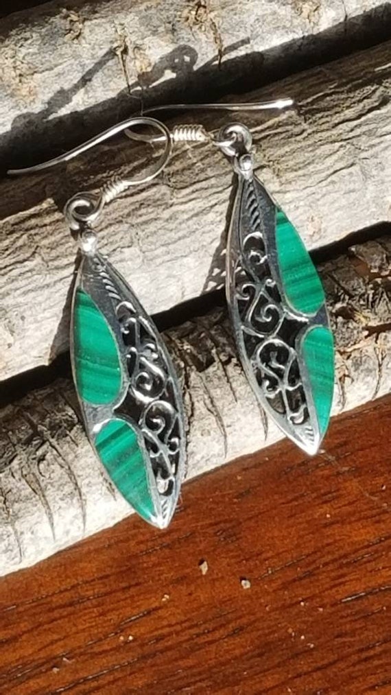 Beautiful Sterling Silver Malachite Dangle Earring