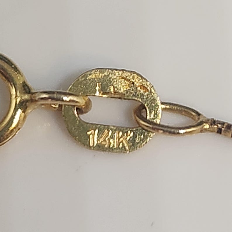 Stunning 14k Yellow Gold Diamond Tear Drop Pendant on 22 14k Yellow