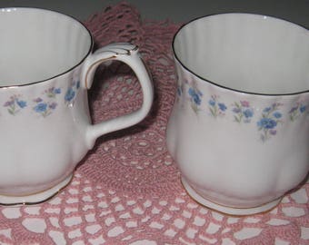2 ROYAL ALBERT MEMORY Lane Mugs, Bone China. Made in England