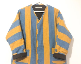 Handgemaakt linnen gewatteerd jack: mosterdgeel en blauw gestreepte bovenkleding