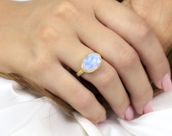 18k Gold Rainbow Moonstone Ring · Bezel Setting Oval Gold Moonstone Ring  · Semiprecious Gemstone Ring · 14k Solid Gold June Birthstone Ring