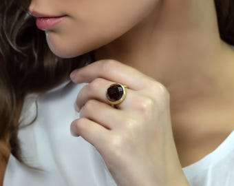 Anillo con bisel de cuarzo ahumado · Anillo llamativo de oro amarillo macizo · Anillo con piedra preciosa marrón oscuro · Anillo con piedra de cuarzo ahumado marrón