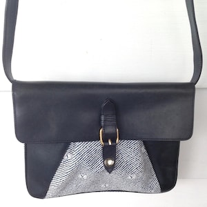 Vintage 1970's Valentino Garavani Navy White Flap Crossbody Handbag Purse Bag image 1