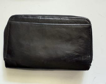 Vintage Buxton Black Leather Zip Wallet