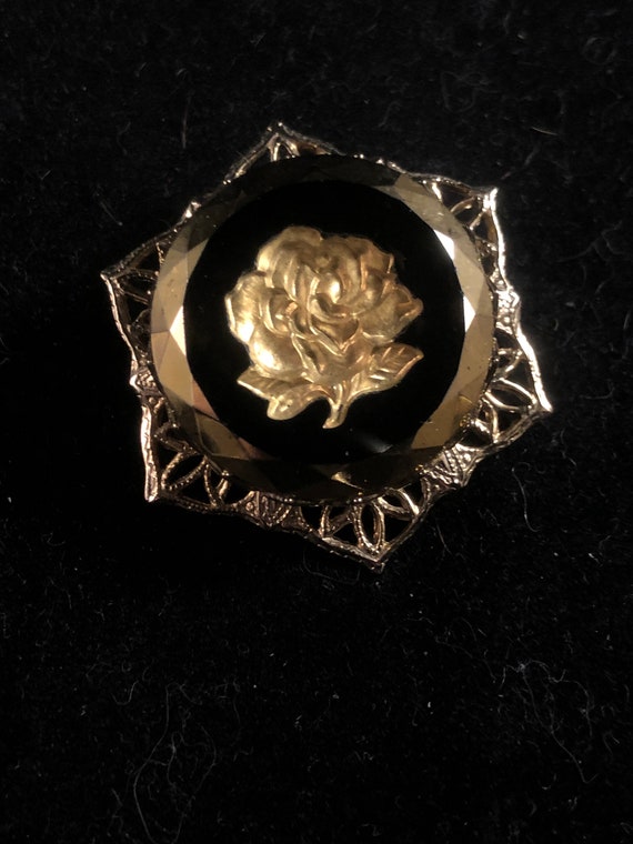 Vintage Six sided gold filigree pin with black gl… - image 2