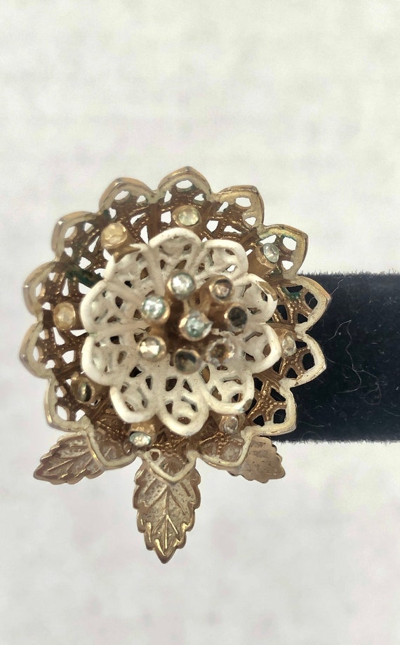 Vintage Vendome Signed White and Gold Mesh Floral… - image 5