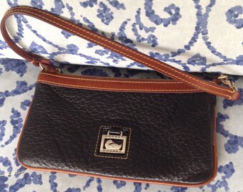 REDUCED! Vintage Dooney bourke black brown pebbled all weather leather wristlet