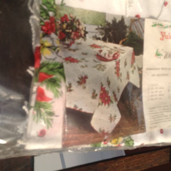 Vintage 68" round Poinsettia christmas tablecloth with finge never used