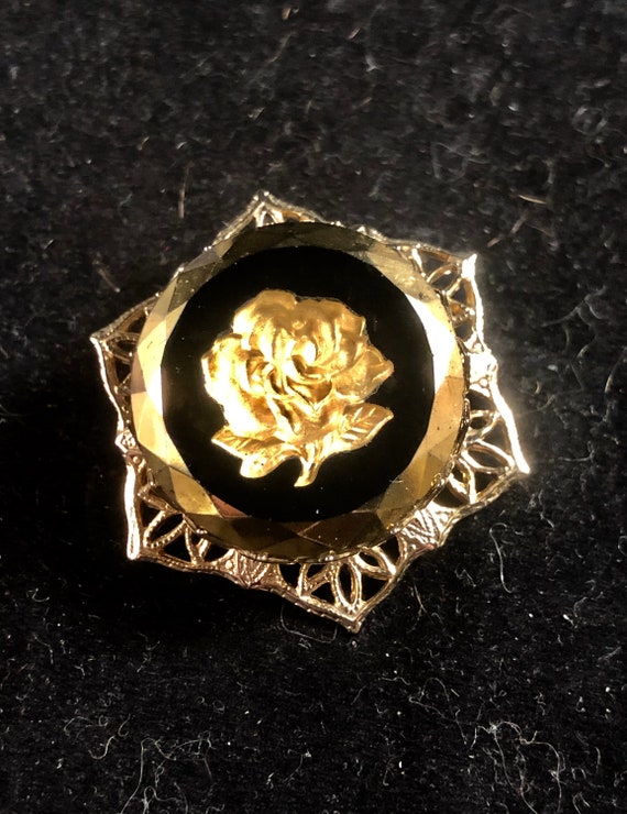 Vintage Six sided gold filigree pin with black gl… - image 1