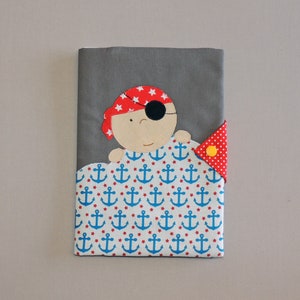 Protege cartilla sanitaria, pirata, personalizable, polar, accesorio infantil