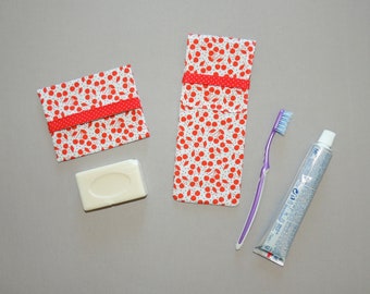 Pochette à brosse à dent ou étui à savon, cerises, imperméable