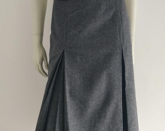 CÉLINE 80s gray wool pleated skirt with gold logo buckle