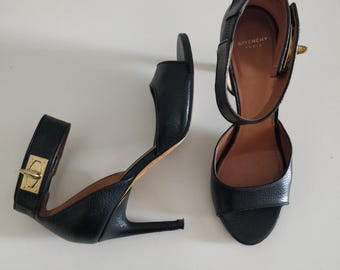 GIVENCHY shark lock sandals, Made in Italy