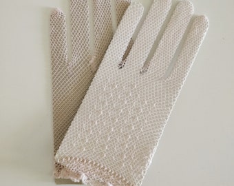1950s mesh gloves with embroidered hearts, Made in Italy