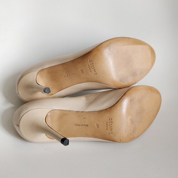 beige round toe pumps