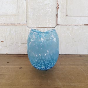 Pinched Rim Mottled Hand-Blown Glass Bud Vase – 4.5” Tall – Blue Art Glass