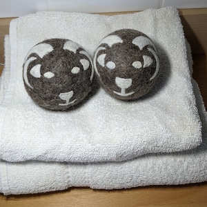 Duo of Brown Wool Dryer Balls - 100% Natural Pure Wool. Reusable, Eco and Hypoallergenic.