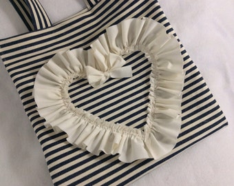 Tote with heart