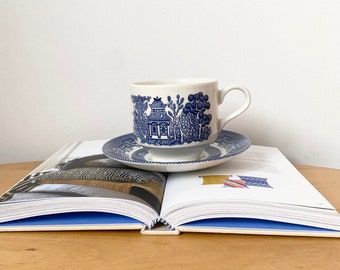 Vintage Ringtons Quarter Willow Pattern Snack Dishes and Wooden