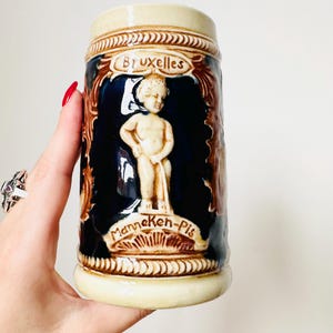 Vintage mok Manneken Pis Stein, Hotel de Ville Bruxelles, bierpul, cadeau voor hem afbeelding 3