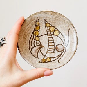 Handmade Wall Plate, Small Hand-painted Wall Plaque, Wall Hanging, Pottery Wall Decor