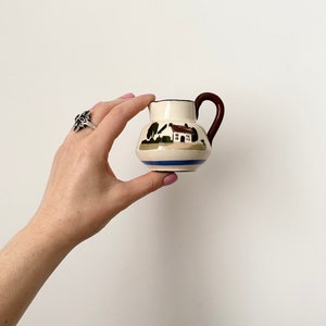Torquay Devon Motto Ware-kan, creamer, handgemaakte kan