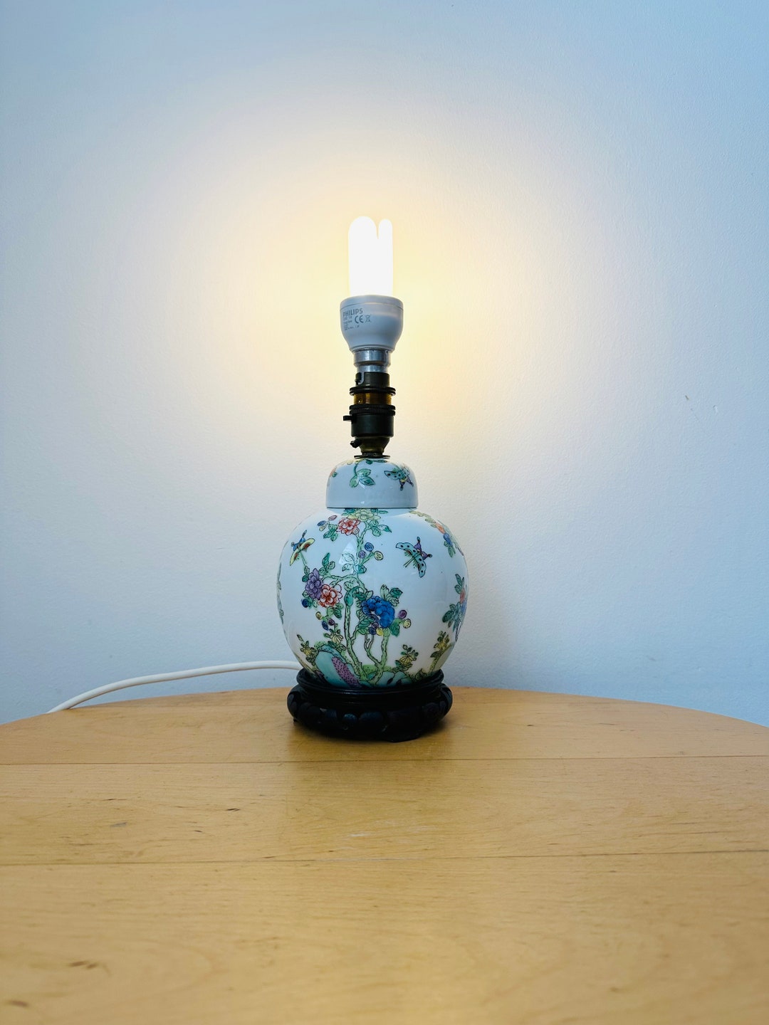 Vintage Chinese Ceramic Table Lamp, Handpainted Oriental Ceramic Lamp