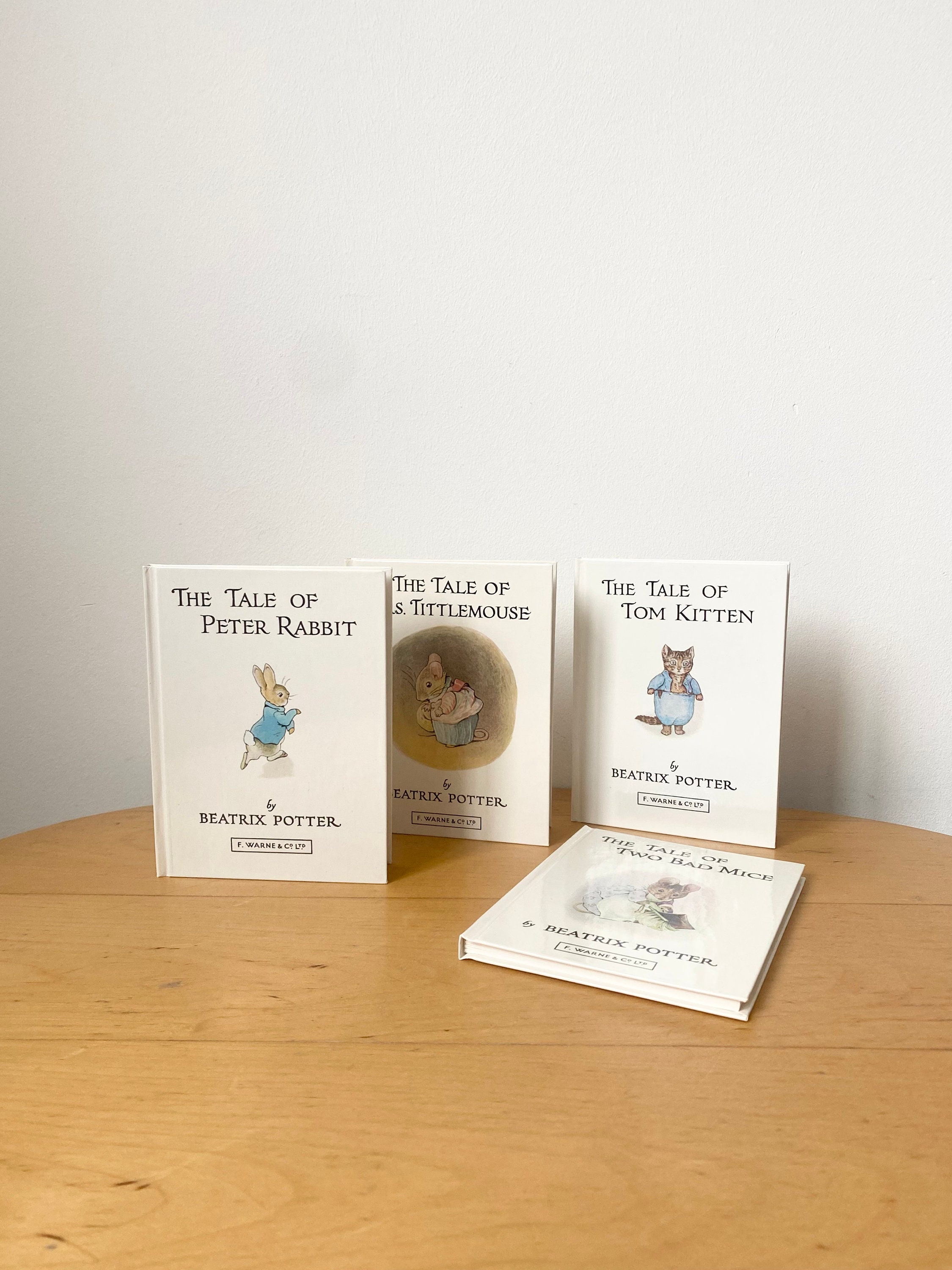 洋書 The Beatrix Potter Collection of LCotsen Peter Rabbit Collection - Collect the World of Beatrix