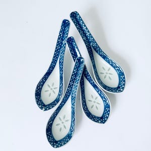 Chinese Soup Spoons, Rice Pattern Porcelain Spoons, Set of 4 Asian Spoons,