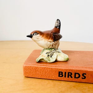Beswick Wren Figurine 993, Vintage Porcelain Bird Figurine