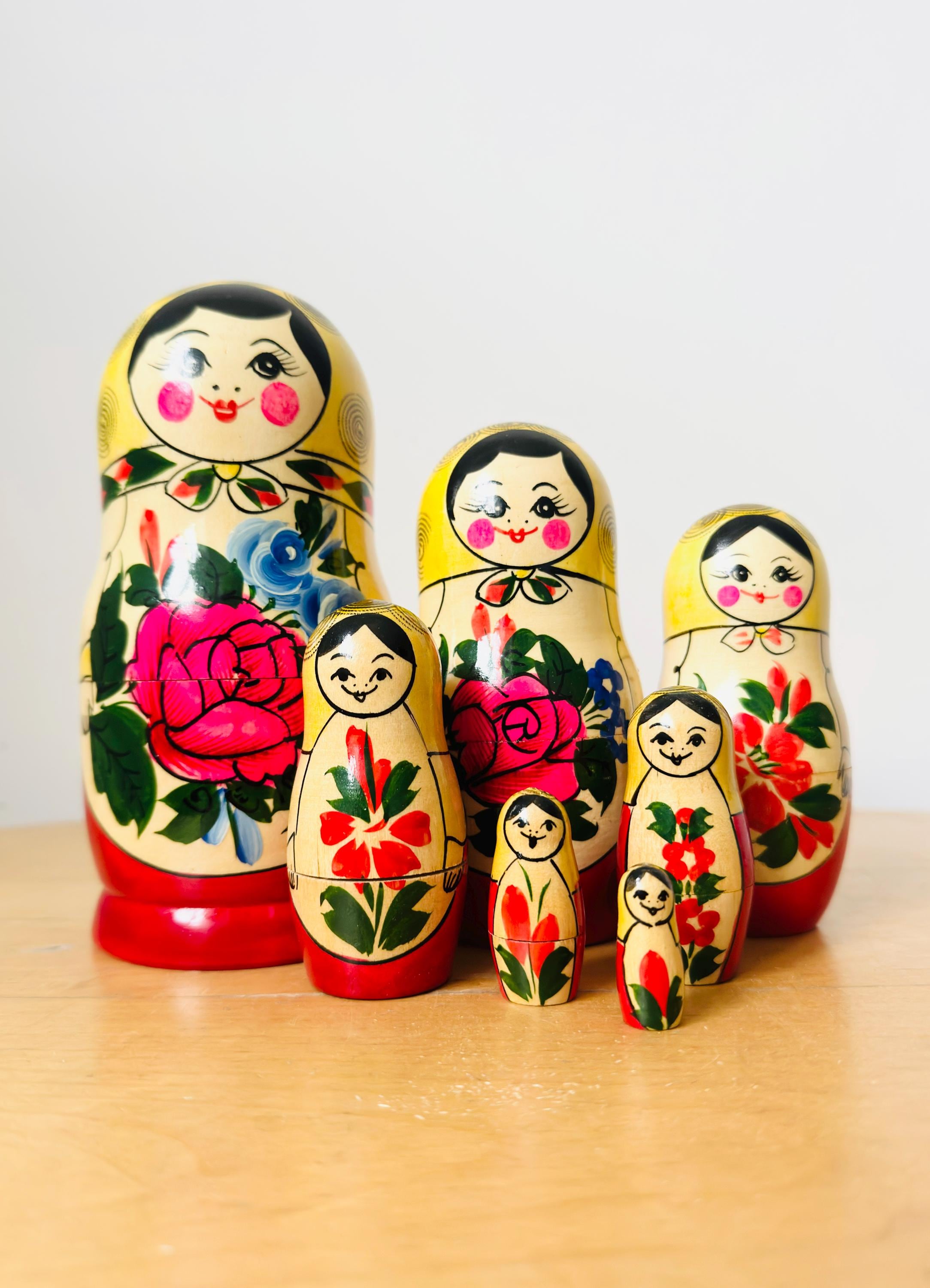 Poupées Gigognes Russes Khorovodnaya – 7 Pièces – Peintes à La Main
