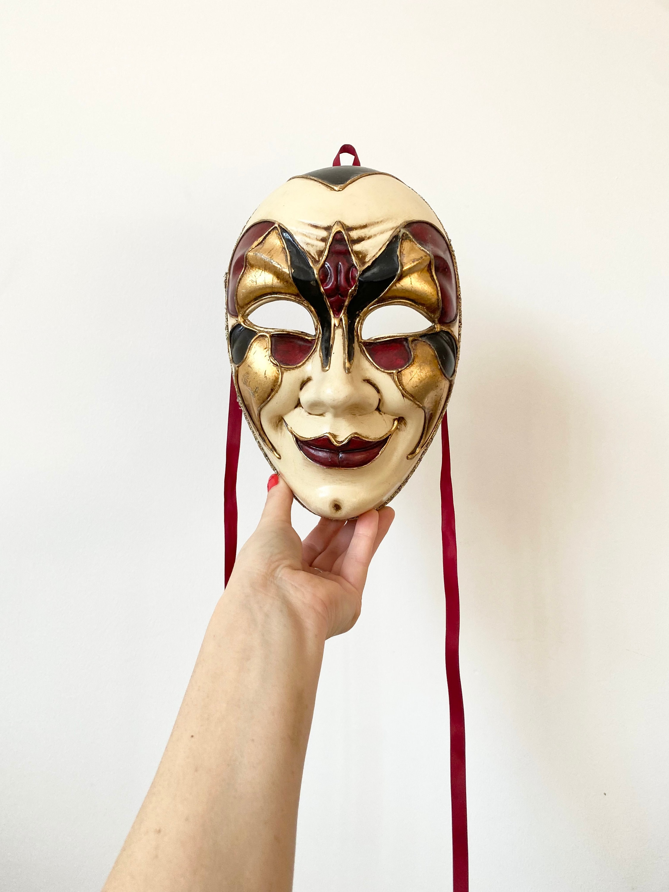Masque de carnaval vénitien, fait à la main à Venise, masque peint
