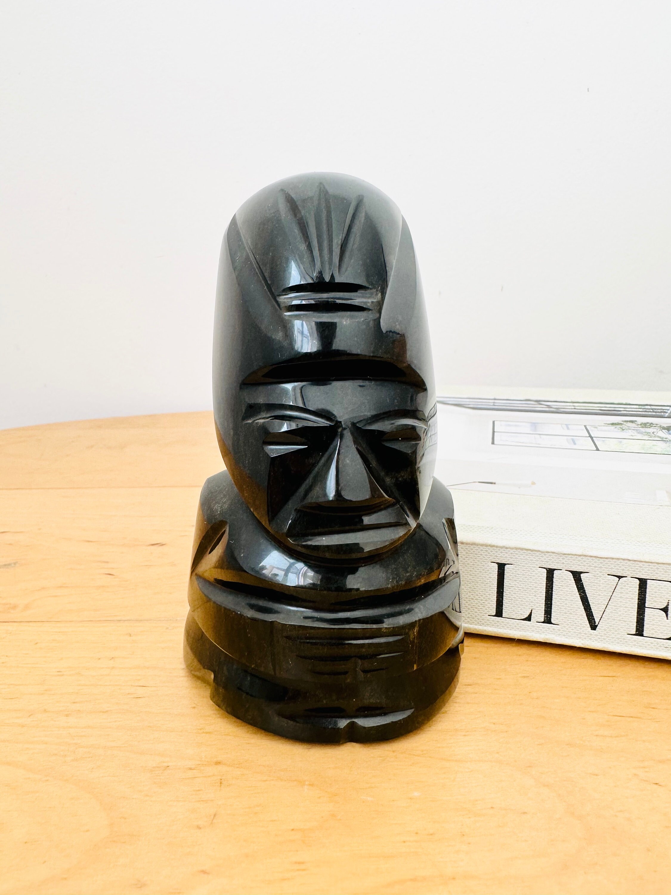 ★359 アステカ像 古代像 黒曜石 天然石 置物 彫刻 ２点 ☆359 アステカ像 古代像 黒曜石 天然石 置物 彫刻 2点 - メルカリ