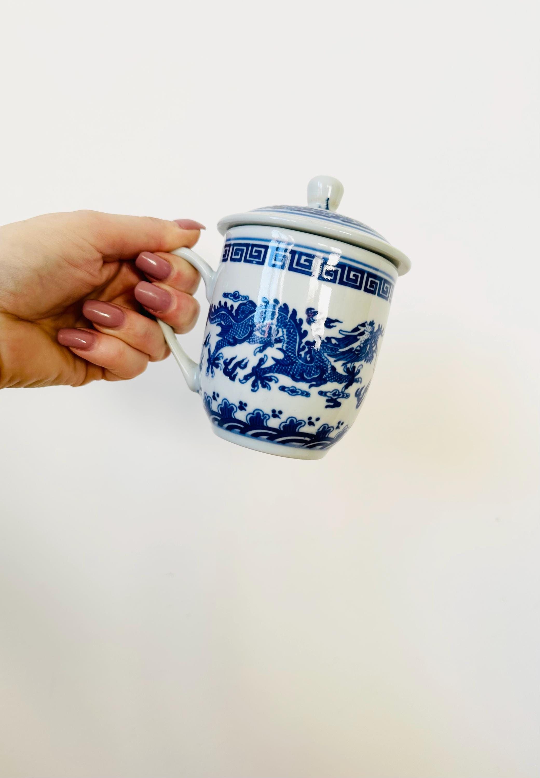 中国限定　中国茶　カップ　 蓋付き中国茶マグカップ、青と白のマグカップ、中国の龍をモチーフに